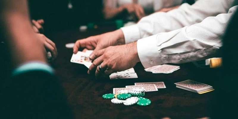 Hiểu rõ về các yếu tố cần xem xét khi chọn bàn poker
